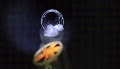 俄军敢死队爬了4天管道，一下子杀入库皮扬斯克市，打懵守城乌军