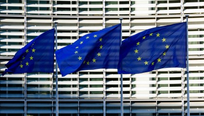 乌军称袭击俄一炼油厂！欧盟：暂时取消讨论对俄制裁措施草案！俄外交部：俄美乌三方领导人会晤基础尚不存在