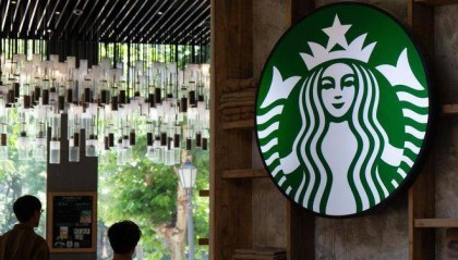 一杯咖啡背后的资本游戏：星巴克的非银行金融帝国
