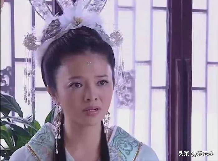 本是央视一姐，毁在了不知自己几斤几两几钱，转行拍戏，如今怎样