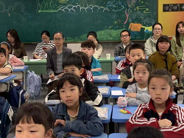 郑州市扶轮外国语学校举行学科公开课活动