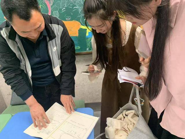 郑州市扶轮外国语学校举行学科公开课活动