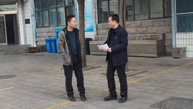 郑州市扶轮外国语学校迎接春季校园安全大检查