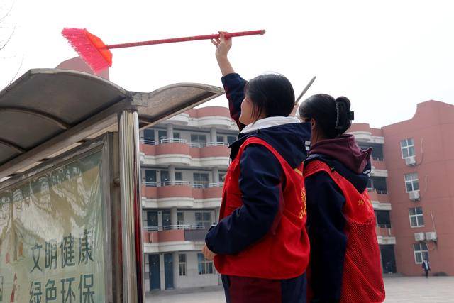 郑州市第二十九中学校开展学雷锋主题教育活动