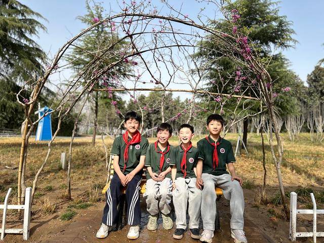 郑州市树人外国语学校附属小学开展自然教育实践活动