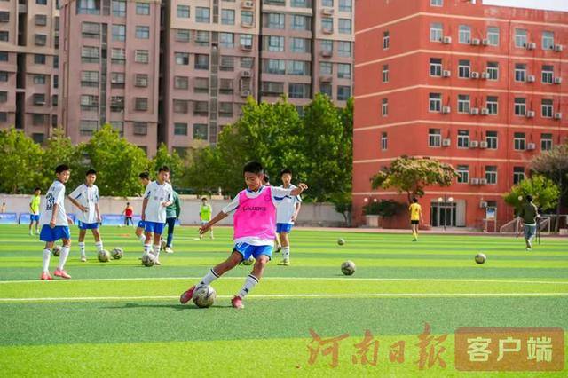 祝贺！郑州航空港十三所学校荣膺“全国校园足球特色学校”称号