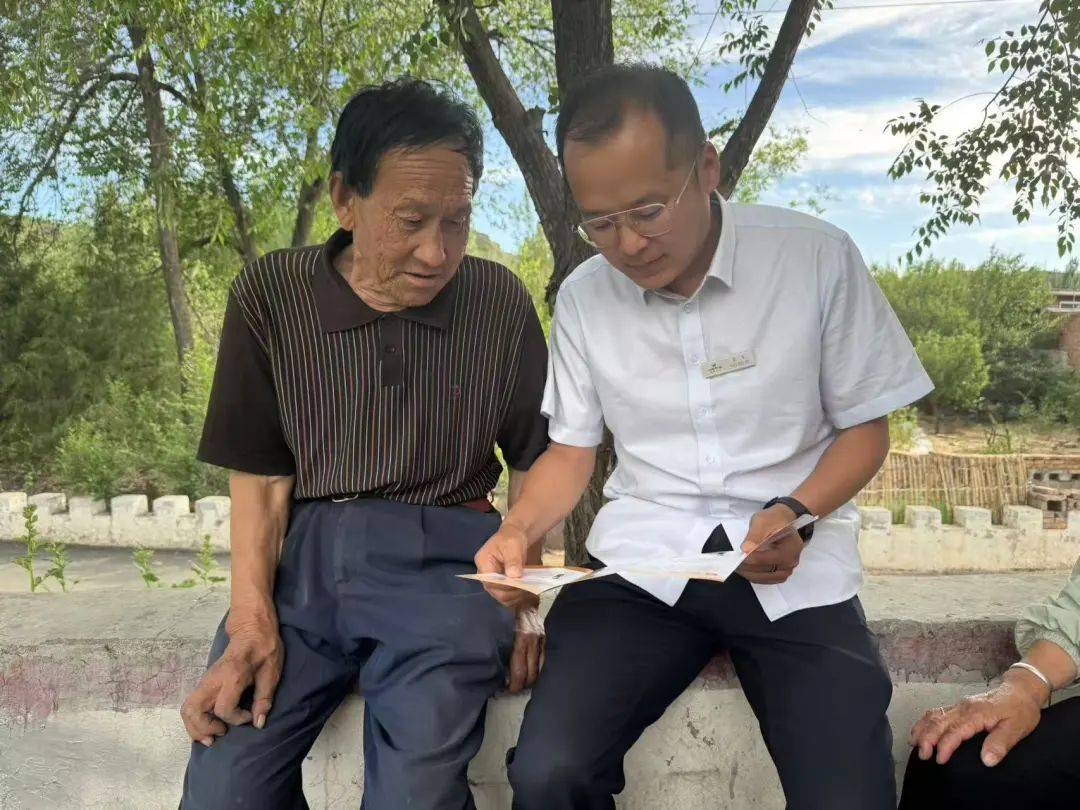 【支行动态】杨家湾支行：以客户为中心 传递金融温度